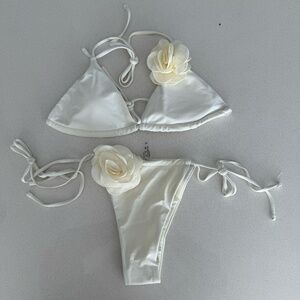NEW WITH TAGS Flower Bathing Suit Set White Size S